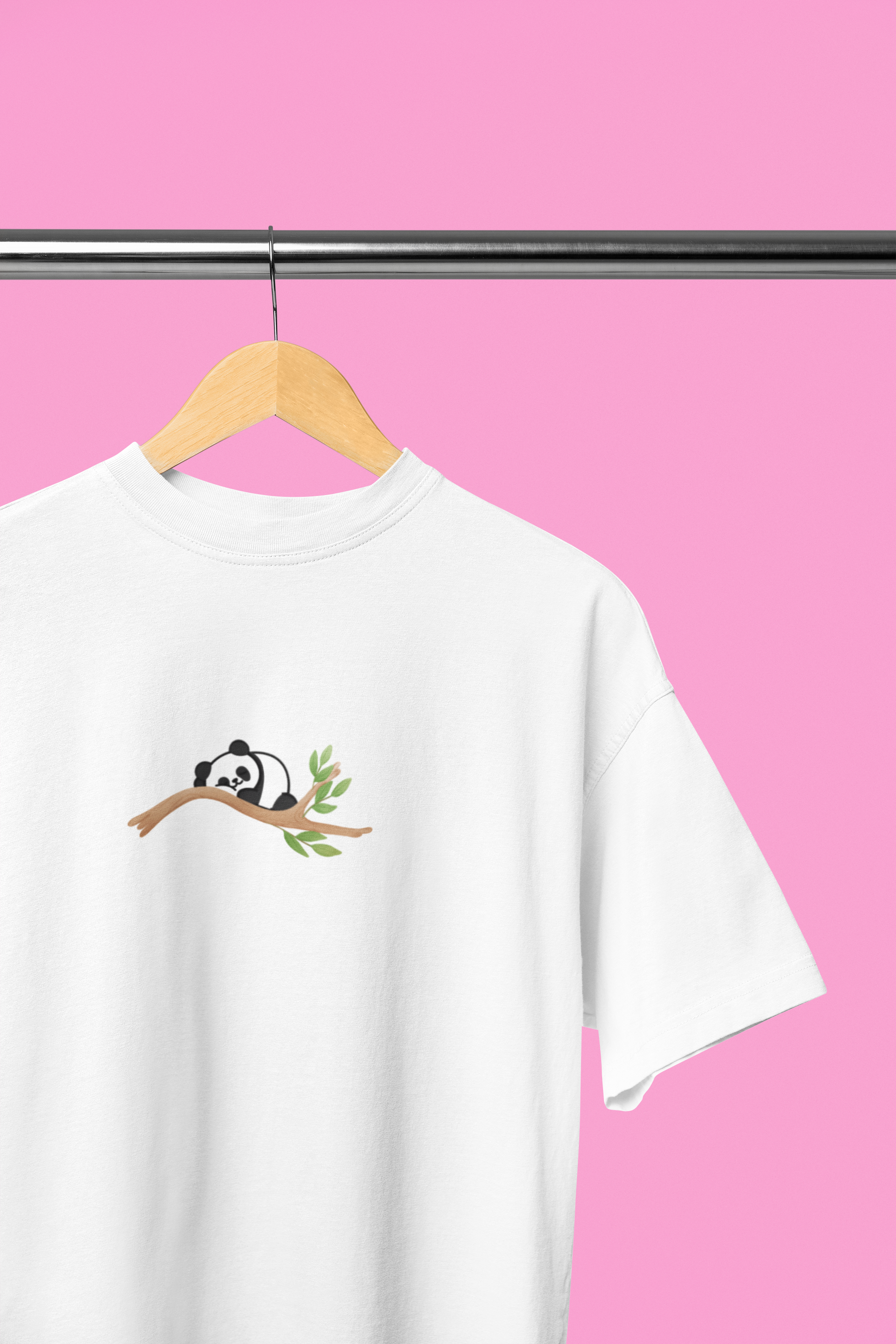 Lazy bear sleeping on a branch Oversized t-shirt in white